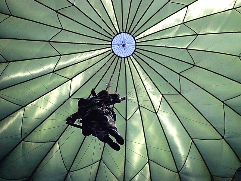 JLMArmy_parachute_01.jpg
