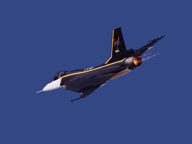F16XL_1.jpg