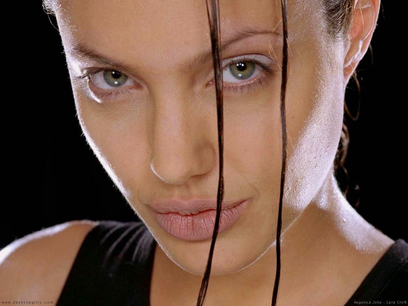 Angelina_Jolie_71001103903PM232.jpg